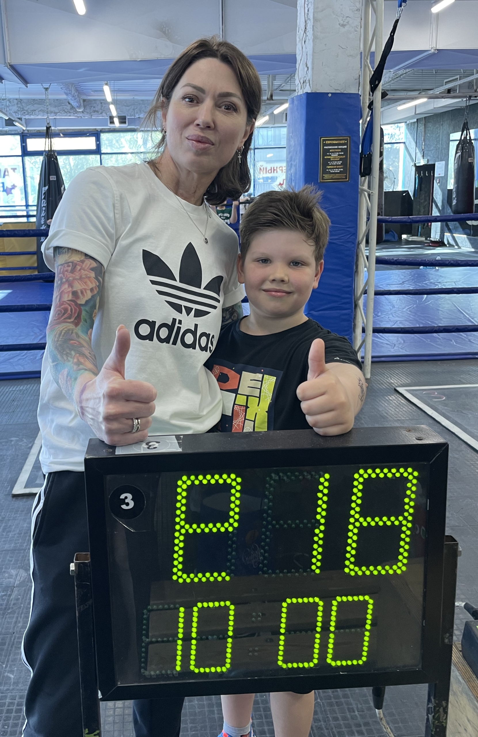 Самый юный участник, 6 лет, с гирей